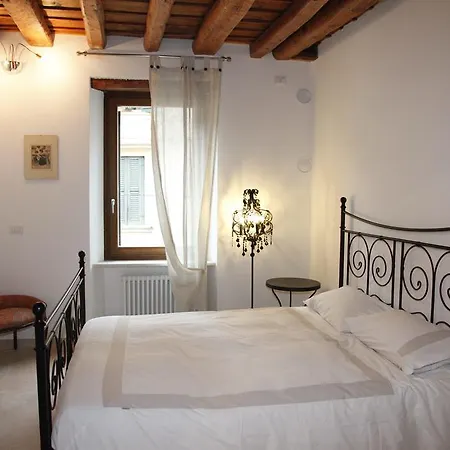 Centre 2 Bedroom Flat דירה ורונה