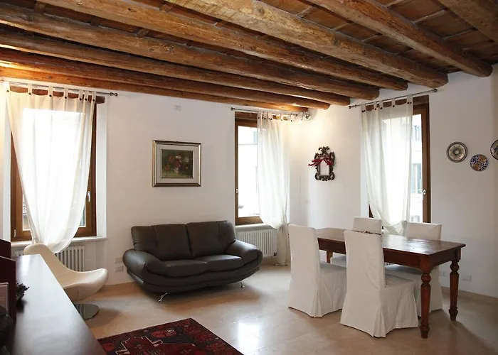 Centre 2 Bedroom Flat