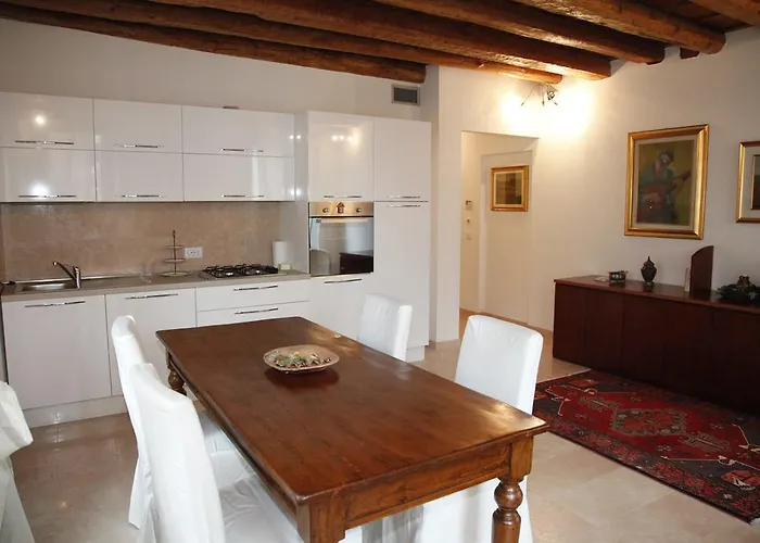 Centre 2 Bedroom Flat * Verona