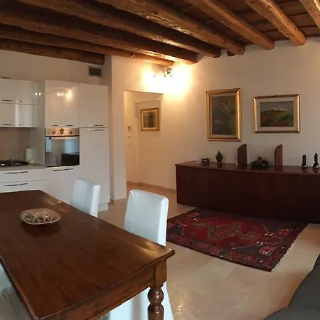 Appartamento Centre 2 Bedroom Flat